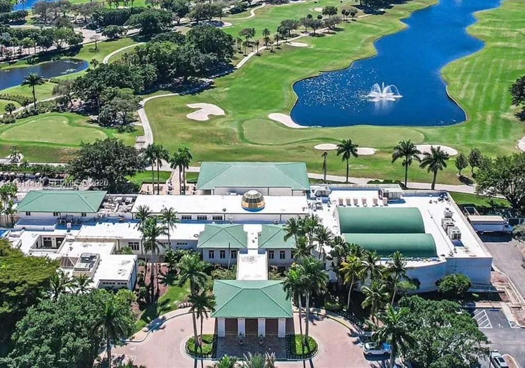 Within the Weston Hills Country Club — featuring two championship golf courses, tennis courts, clubhouse dining, and social events (optional membership).Proximity to parks like Weston Regional Park with walking trails, playgrounds, courts and fields.