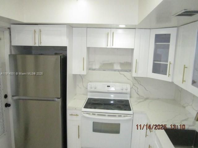 For Sale: $130,000 (2 beds, 1 baths, 810 Square Feet)