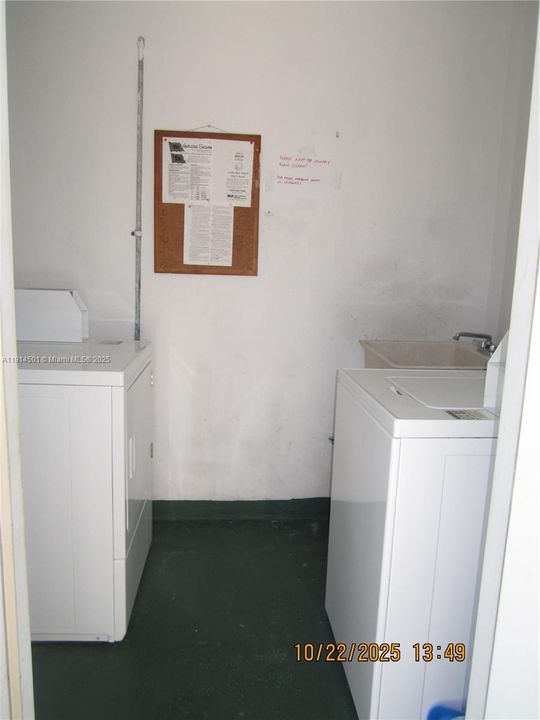 For Sale: $130,000 (2 beds, 1 baths, 810 Square Feet)