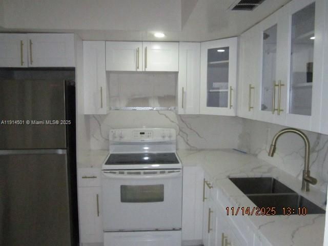 For Sale: $130,000 (2 beds, 1 baths, 810 Square Feet)
