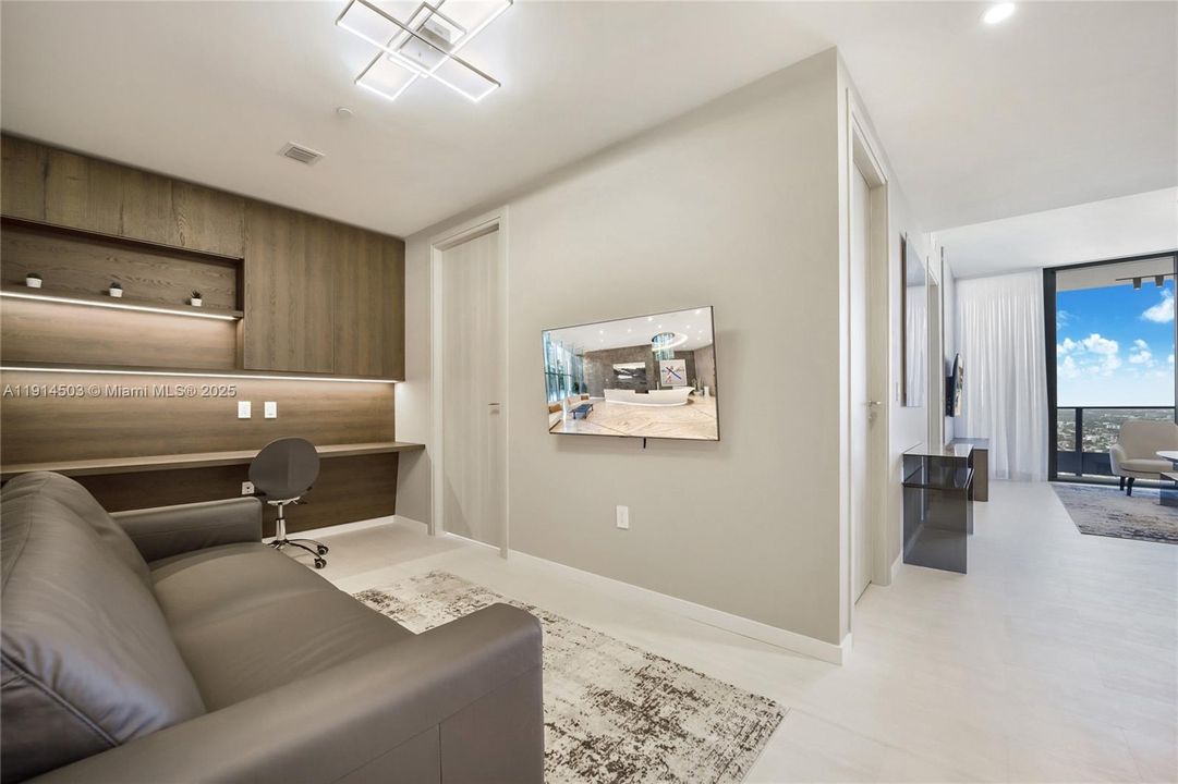 Active With Contract: $11,000 (2 beds, 2 baths, 1249 Square Feet)