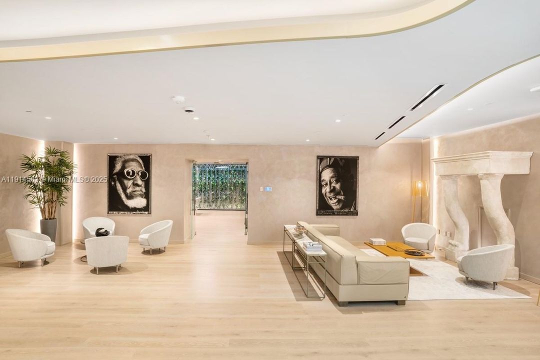 Active With Contract: $11,000 (2 beds, 2 baths, 1249 Square Feet)