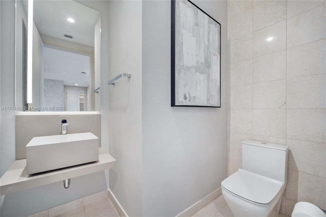 Active With Contract: $11,000 (2 beds, 2 baths, 1249 Square Feet)