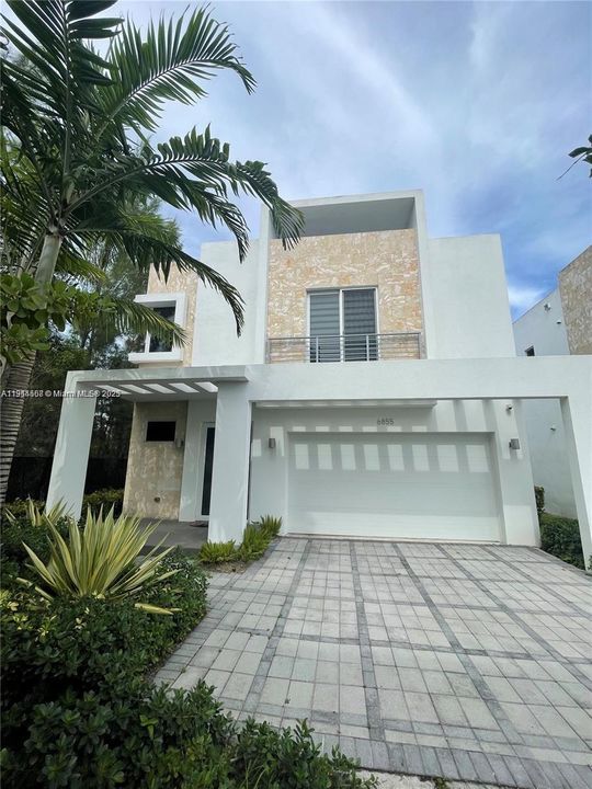 For Rent: $7,500 (5 beds, 4 baths, 3150 Square Feet)