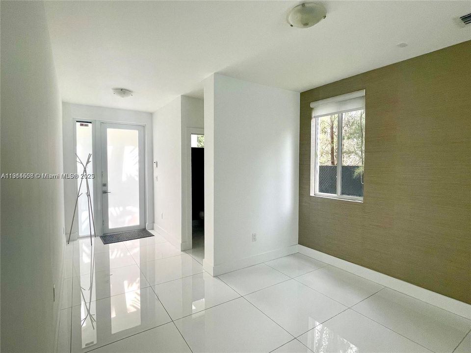 For Rent: $7,500 (5 beds, 4 baths, 3150 Square Feet)