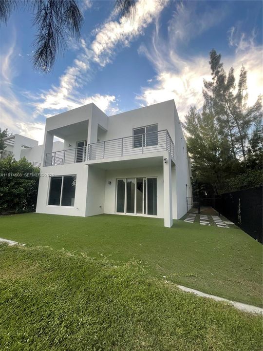 В аренду: $7,500 (5 спален, 4 ванн, 3150 Квадратных фут)