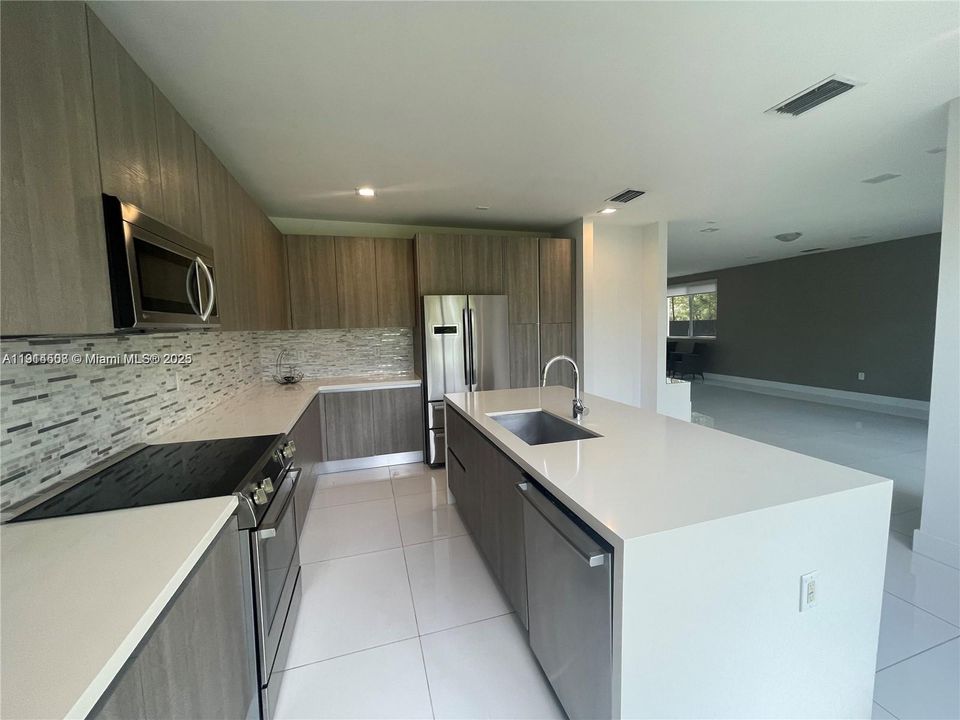 For Rent: $7,500 (5 beds, 4 baths, 3150 Square Feet)