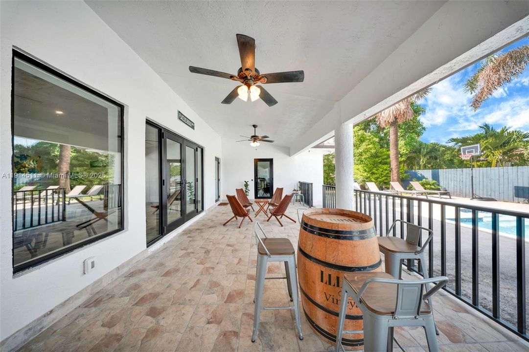 For Sale: $1,849,900 (6 beds, 4 baths, 3888 Square Feet)