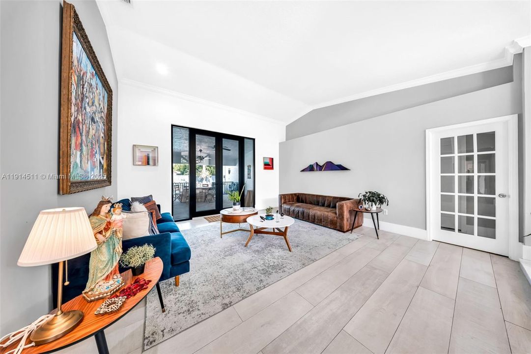 For Sale: $1,849,900 (6 beds, 4 baths, 3888 Square Feet)