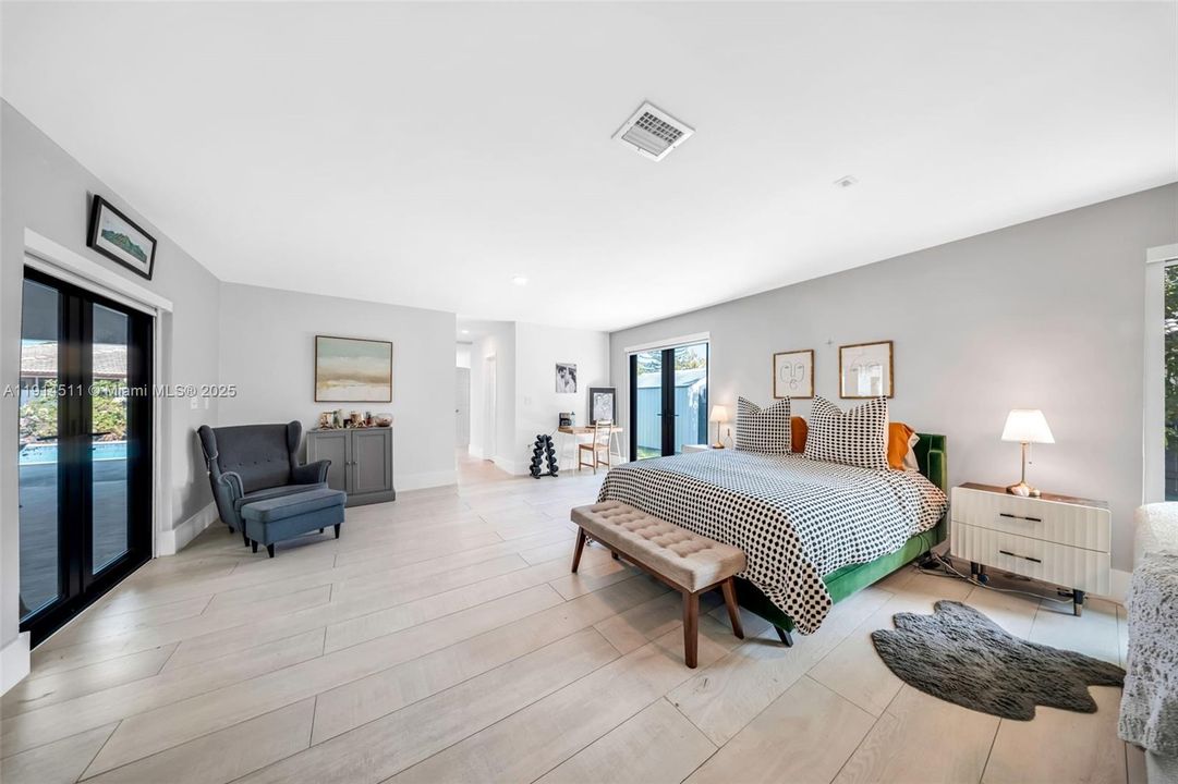 For Sale: $1,849,900 (6 beds, 4 baths, 3888 Square Feet)