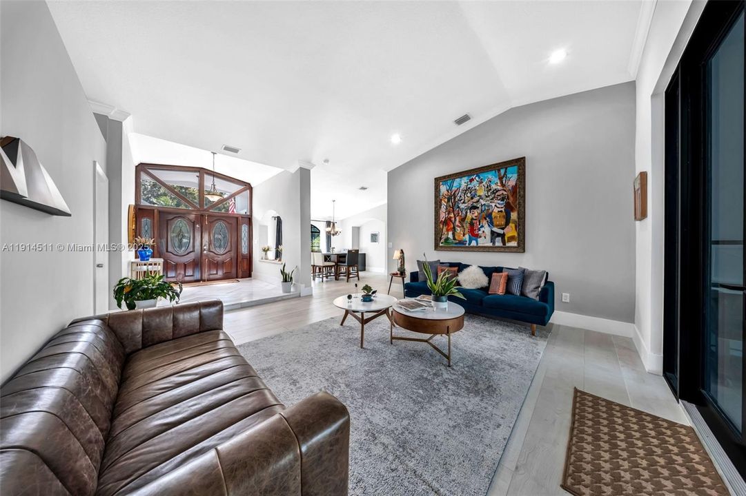 For Sale: $1,849,900 (6 beds, 4 baths, 3888 Square Feet)