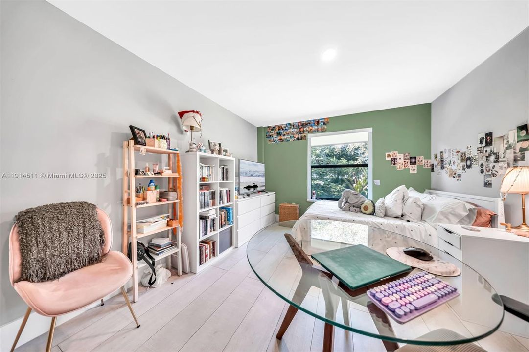 For Sale: $1,849,900 (6 beds, 4 baths, 3888 Square Feet)