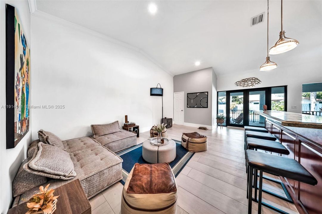 For Sale: $1,849,900 (6 beds, 4 baths, 3888 Square Feet)