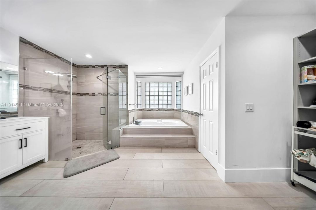 For Sale: $1,849,900 (6 beds, 4 baths, 3888 Square Feet)