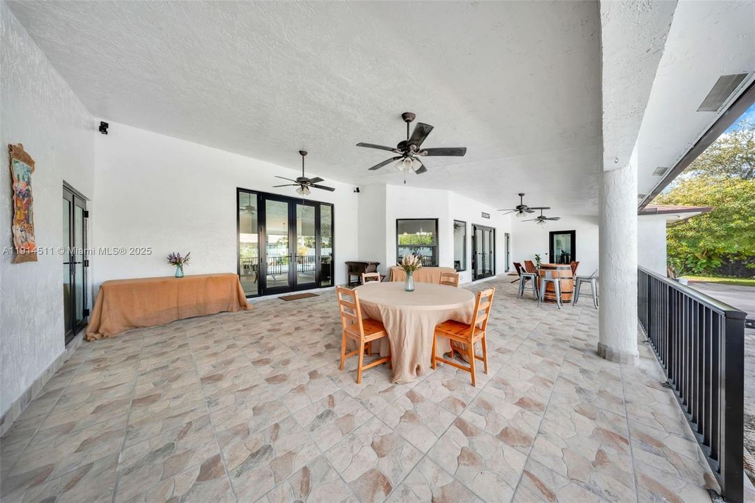 For Sale: $1,849,900 (6 beds, 4 baths, 3888 Square Feet)