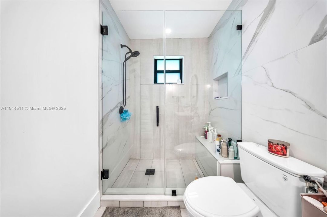 For Sale: $1,849,900 (6 beds, 4 baths, 3888 Square Feet)