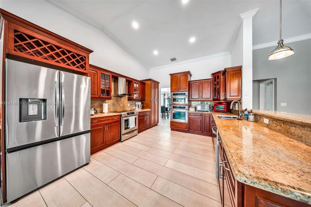 For Sale: $1,849,900 (6 beds, 4 baths, 3888 Square Feet)