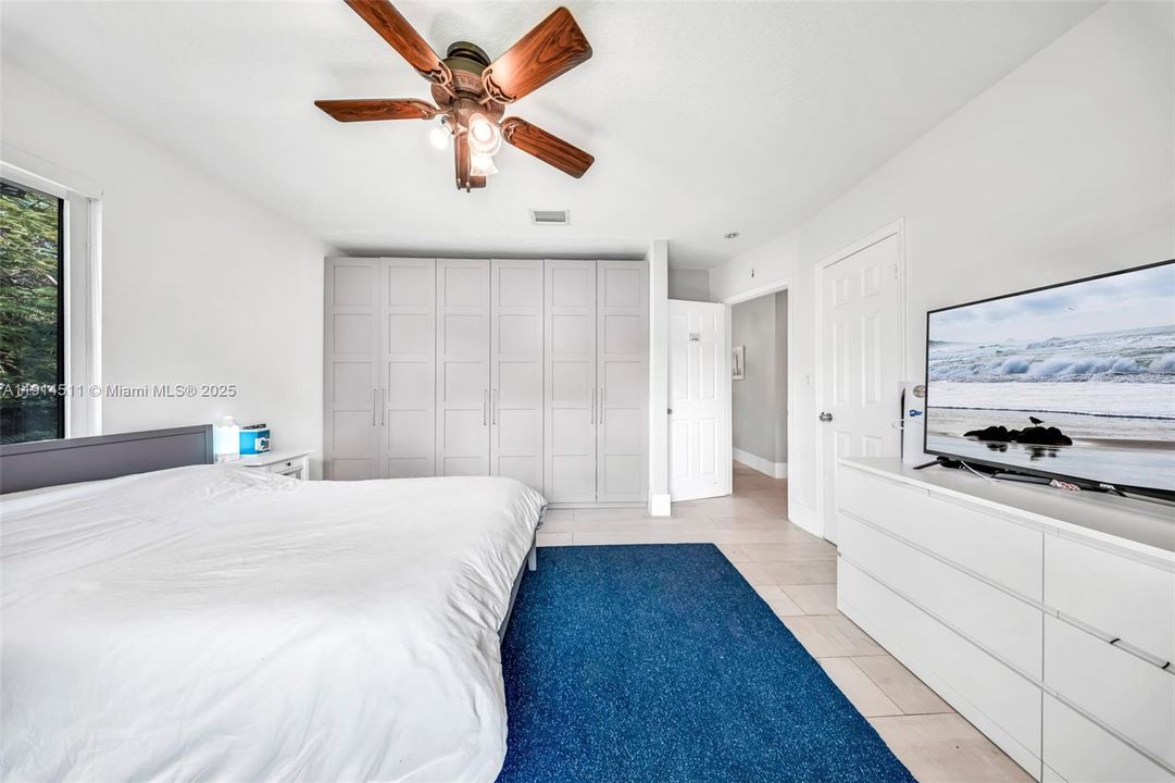 For Sale: $1,849,900 (6 beds, 4 baths, 3888 Square Feet)