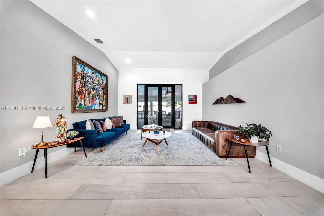 For Sale: $1,849,900 (6 beds, 4 baths, 3888 Square Feet)