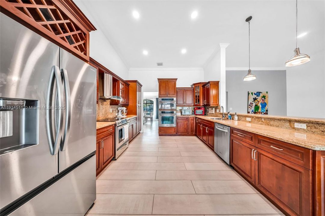 For Sale: $1,849,900 (6 beds, 4 baths, 3888 Square Feet)