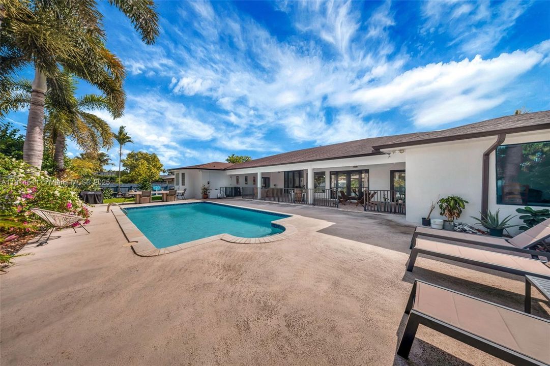 For Sale: $1,849,900 (6 beds, 4 baths, 3888 Square Feet)