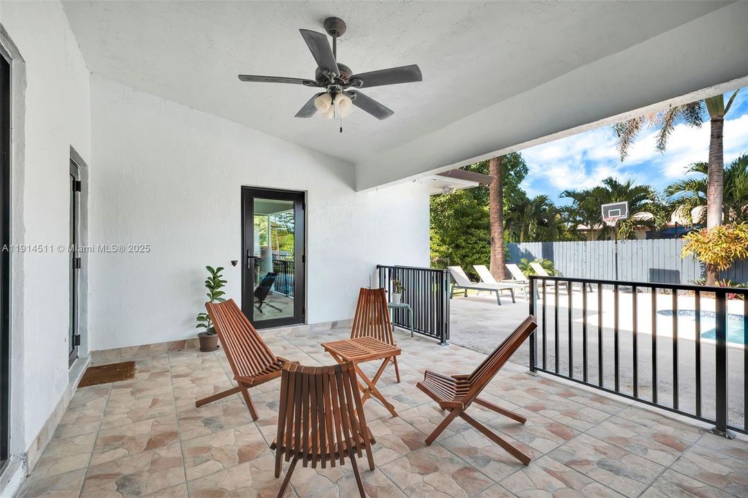 For Sale: $1,849,900 (6 beds, 4 baths, 3888 Square Feet)