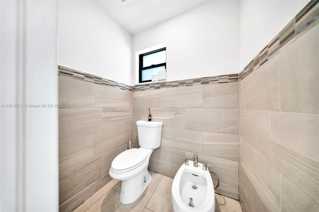 For Sale: $1,849,900 (6 beds, 4 baths, 3888 Square Feet)