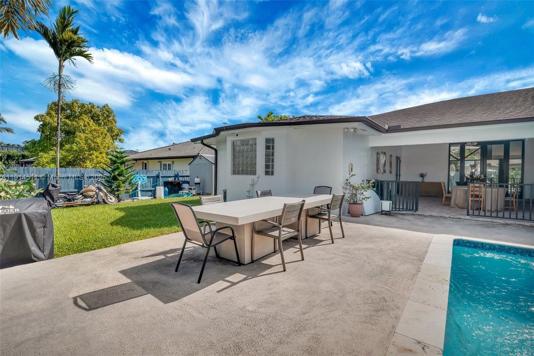 For Sale: $1,849,900 (6 beds, 4 baths, 3888 Square Feet)