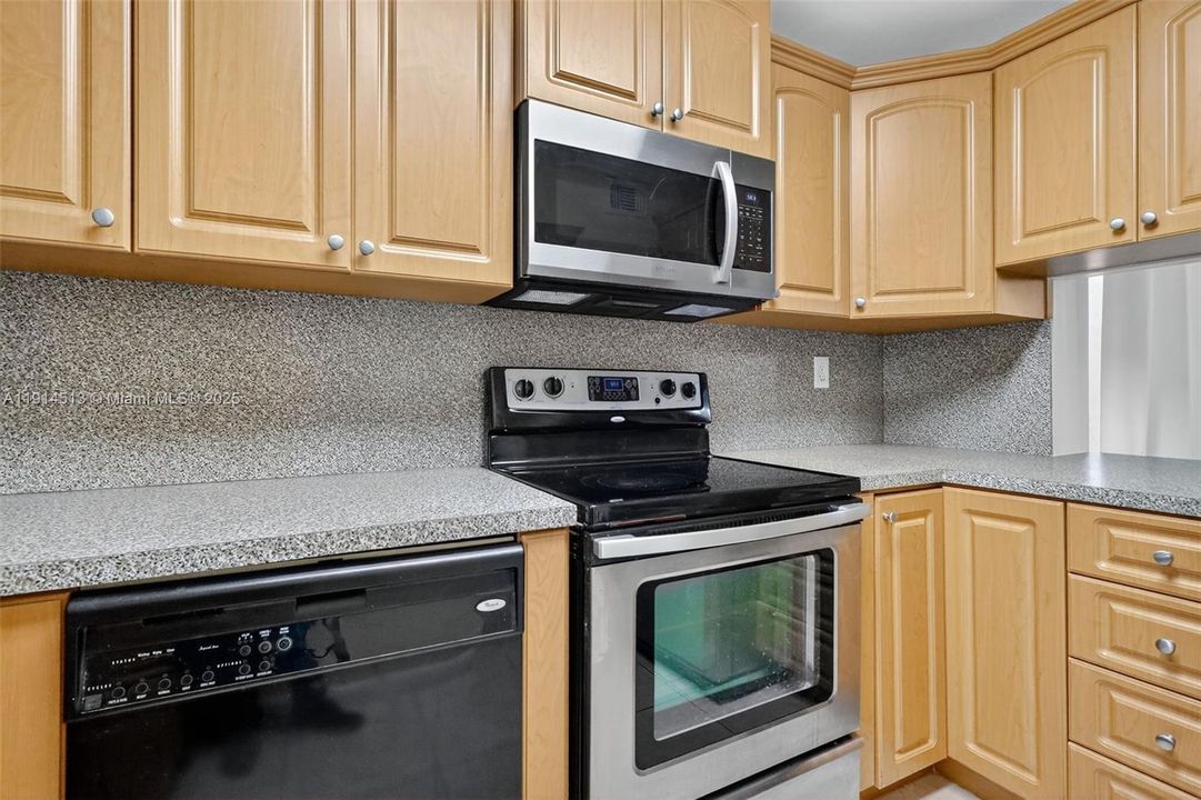 For Sale: $540,000 (3 beds, 2 baths, 2223 Square Feet)