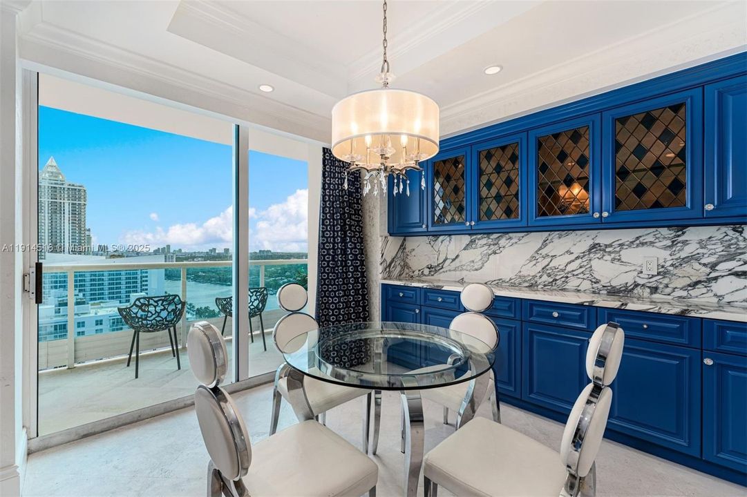 待售: $6,495,000 (4 贝兹, 5 浴室, 4370 平方英尺)