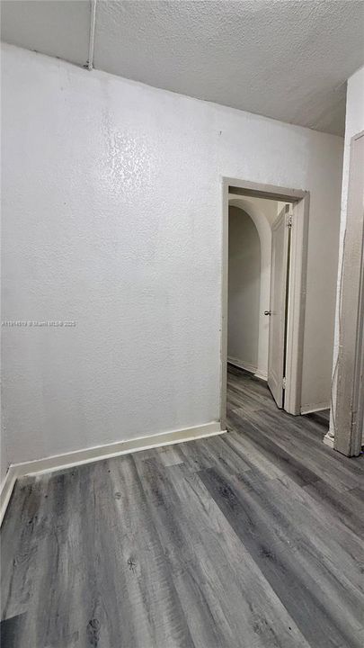 Recently Rented: $2,000 (3 beds, 1 baths, 1100 Square Feet)