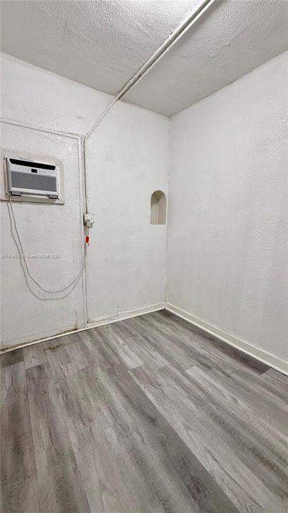 Recently Rented: $2,000 (3 beds, 1 baths, 1100 Square Feet)