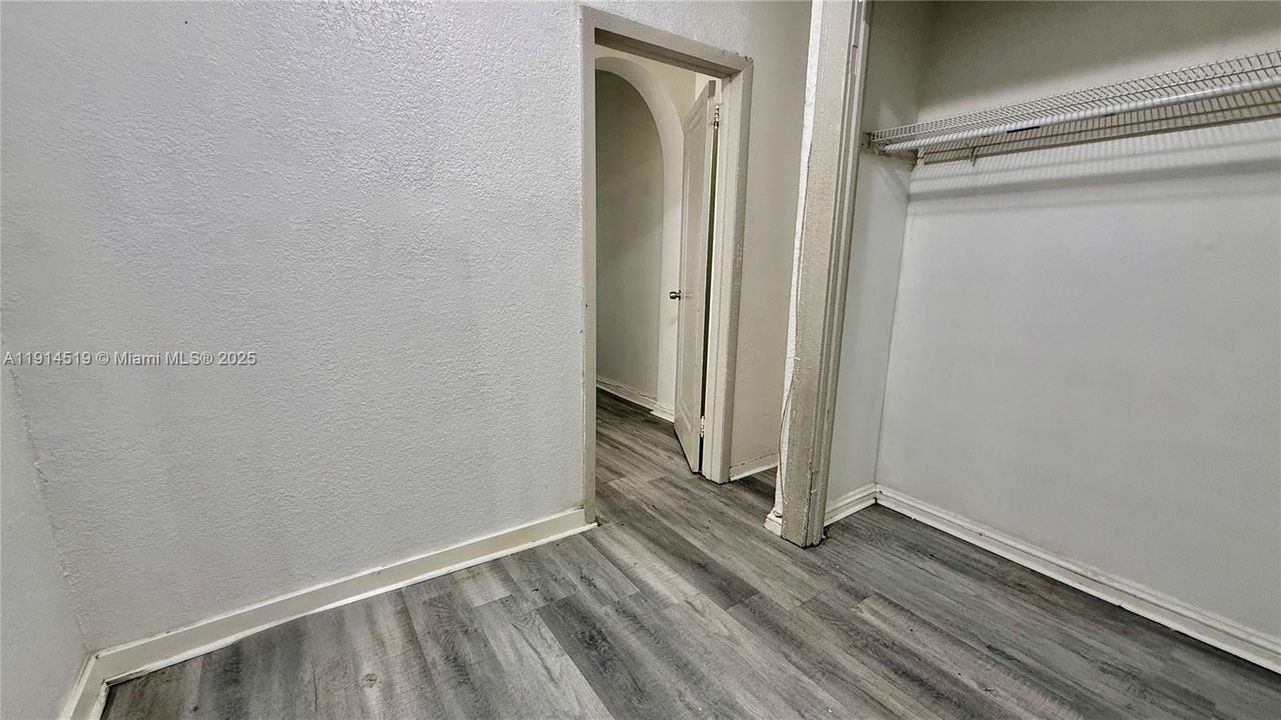 Recently Rented: $2,000 (3 beds, 1 baths, 1100 Square Feet)