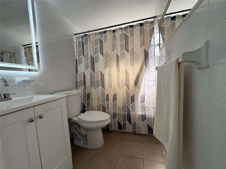 В аренду: $1,350 (0 спален, 1 ванн, 2193 Квадратных фут)