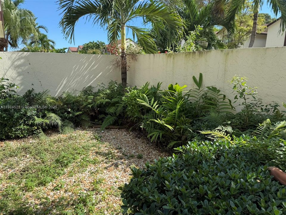 For Sale: $360,000 (3 beds, 2 baths, 1156 Square Feet)