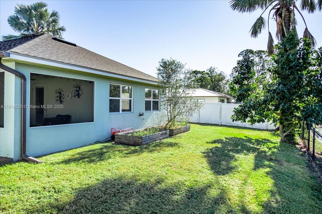 待售: $367,000 (3 贝兹, 2 浴室, 2250 平方英尺)