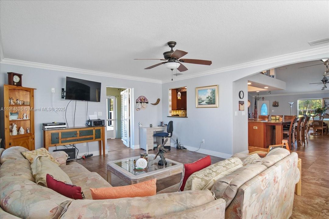 待售: $367,000 (3 贝兹, 2 浴室, 2250 平方英尺)