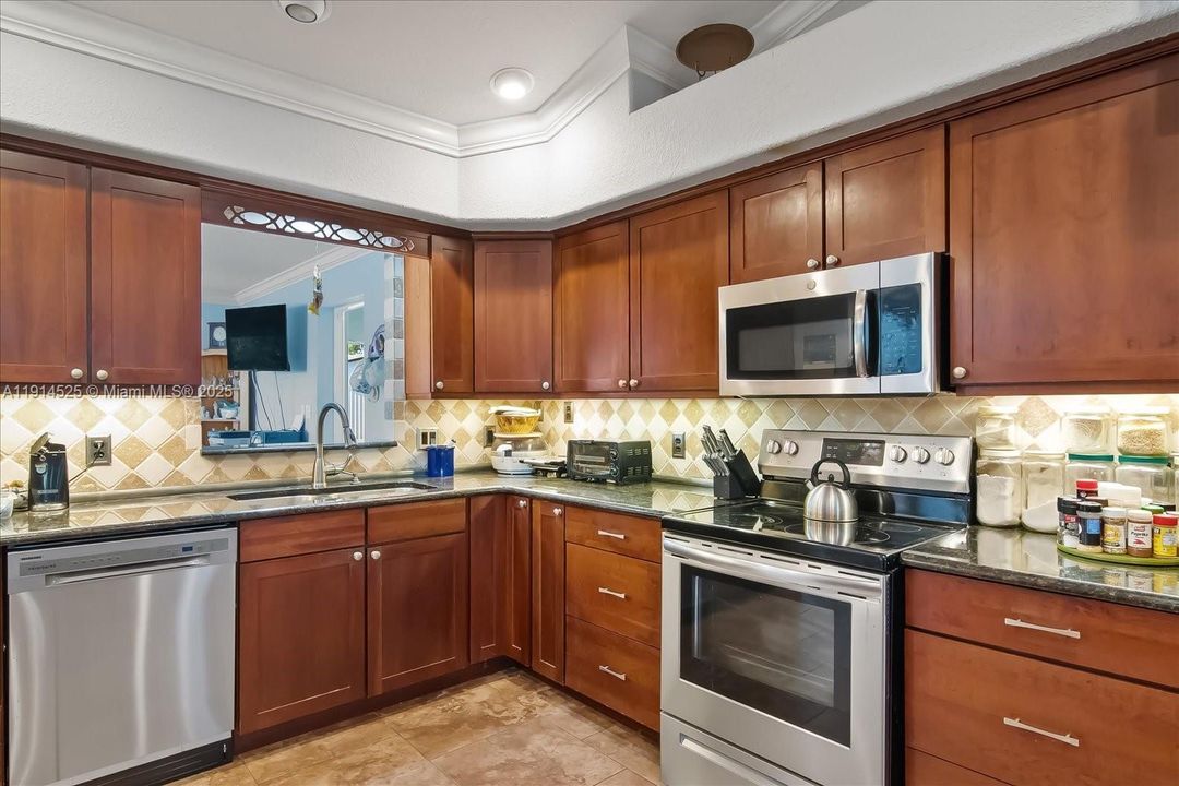 待售: $367,000 (3 贝兹, 2 浴室, 2250 平方英尺)