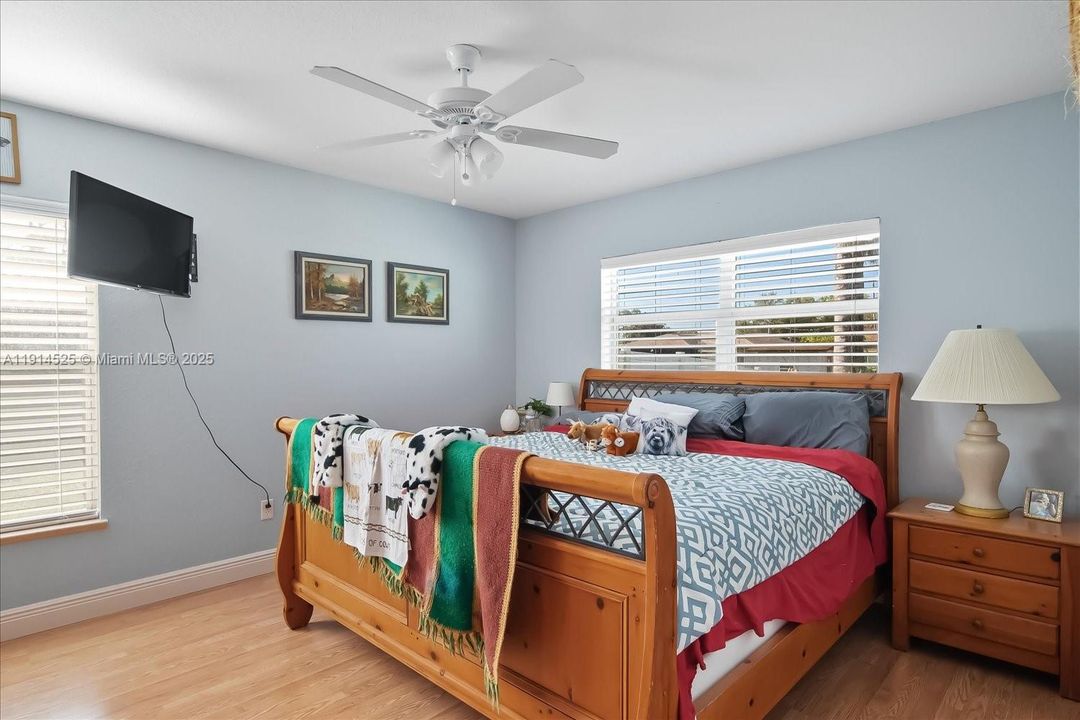 待售: $367,000 (3 贝兹, 2 浴室, 2250 平方英尺)