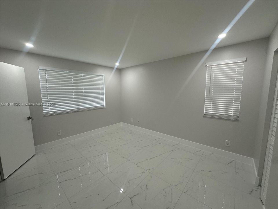 For Rent: $3,100 (3 beds, 2 baths, 1711 Square Feet)