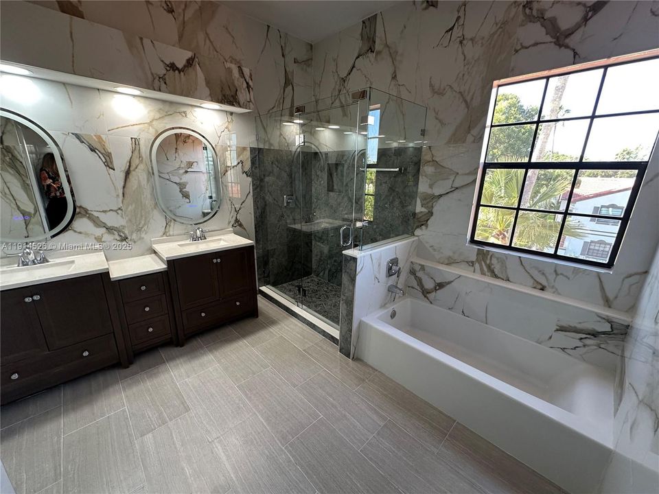 For Rent: $3,100 (3 beds, 2 baths, 1711 Square Feet)