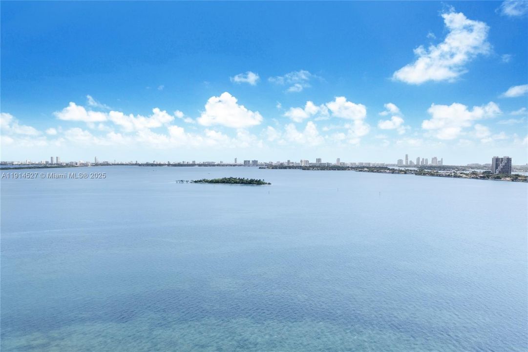 待售: $549,000 (1 贝兹, 1 浴室, 850 平方英尺)