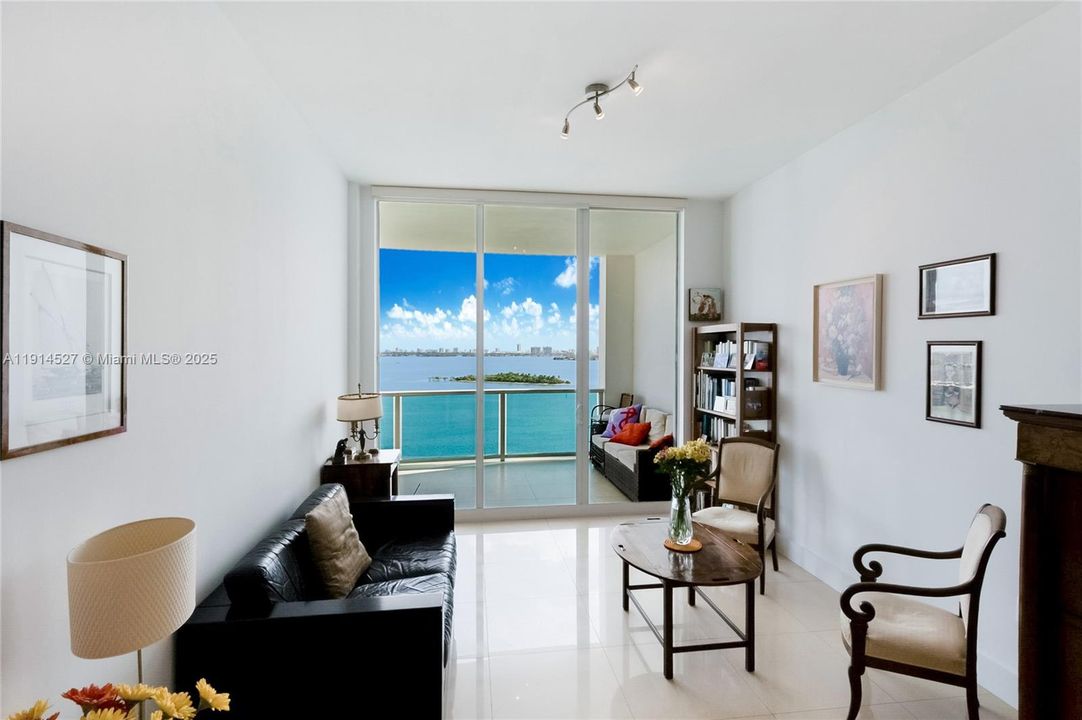 待售: $549,000 (1 贝兹, 1 浴室, 850 平方英尺)