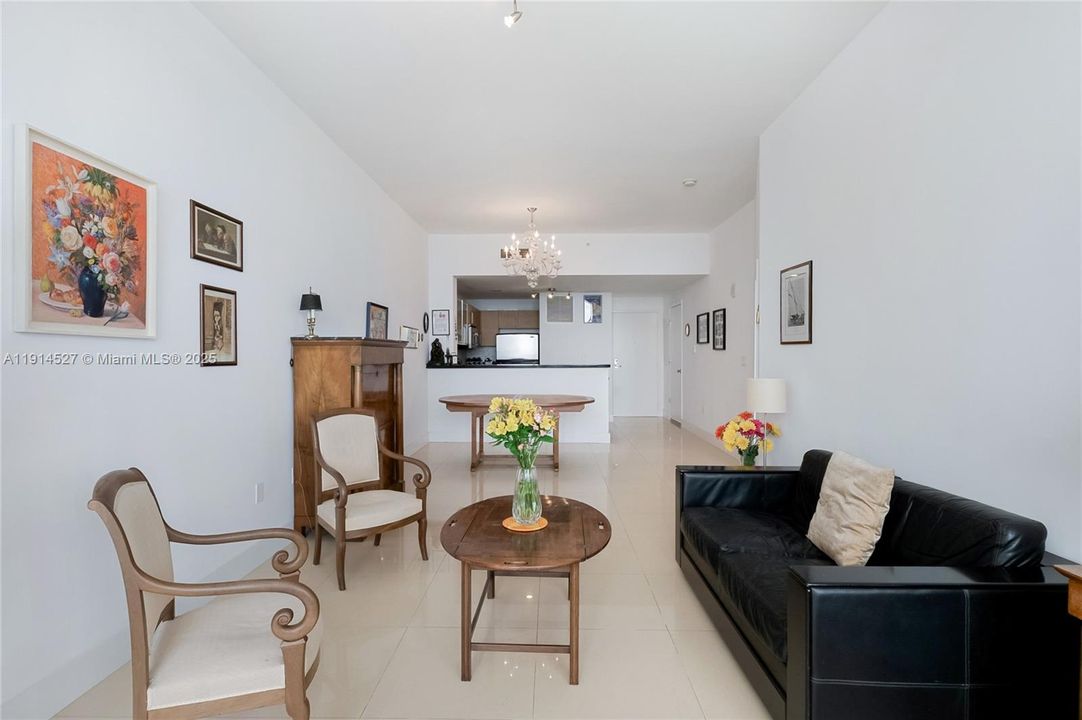 待售: $549,000 (1 贝兹, 1 浴室, 850 平方英尺)