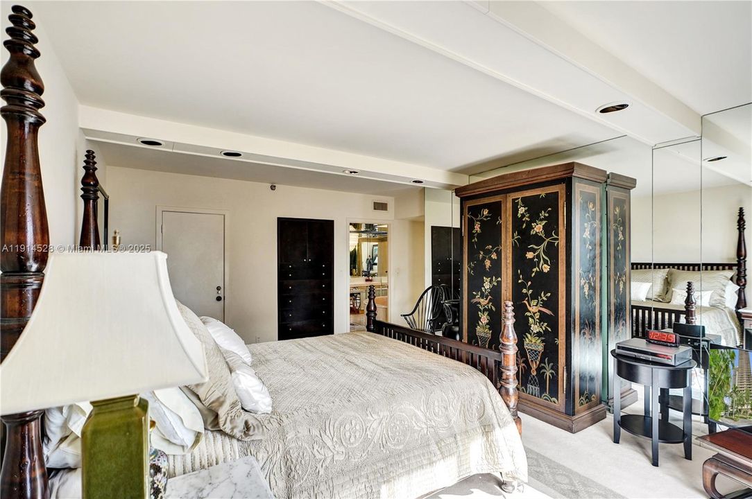 For Sale: $565,000 (2 beds, 2 baths, 1522 Square Feet)