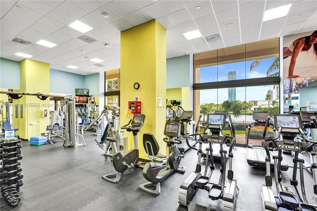 For Sale: $565,000 (2 beds, 2 baths, 1522 Square Feet)