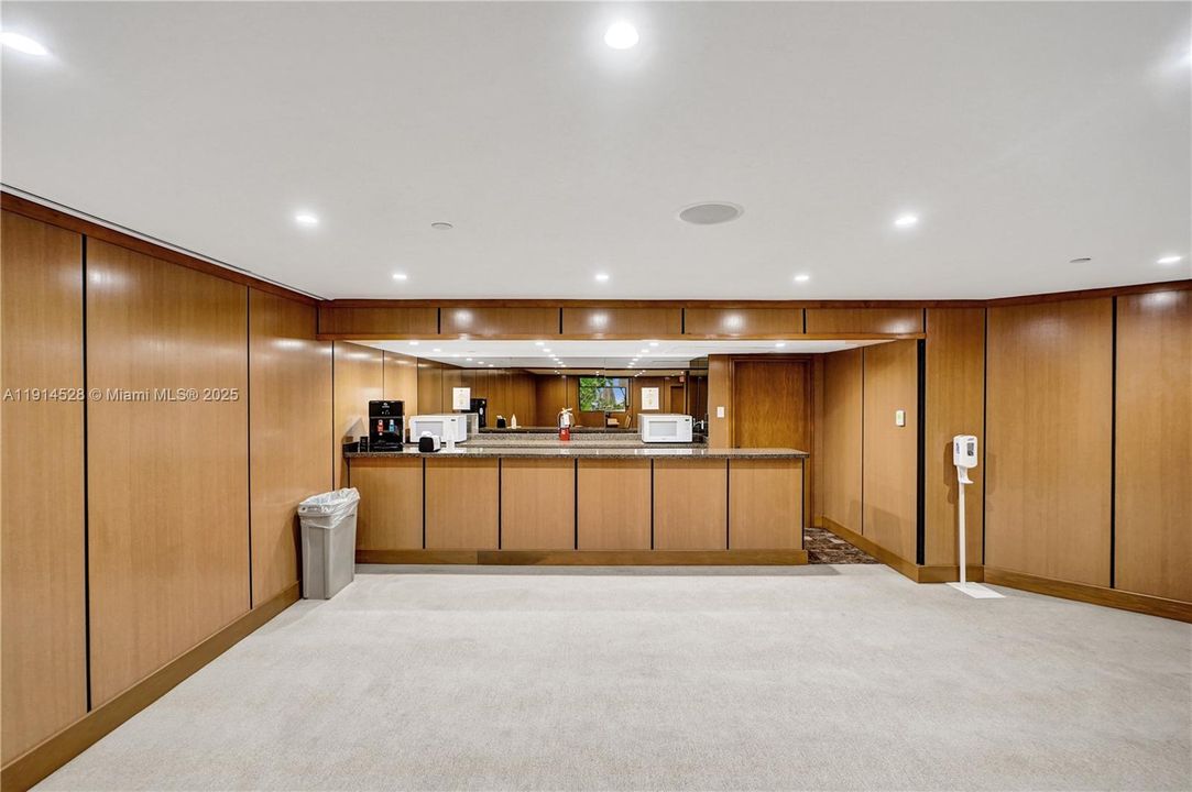 For Sale: $565,000 (2 beds, 2 baths, 1522 Square Feet)