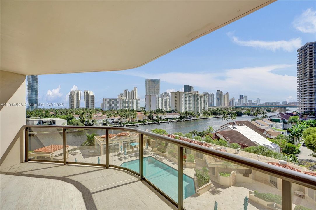 For Sale: $565,000 (2 beds, 2 baths, 1522 Square Feet)