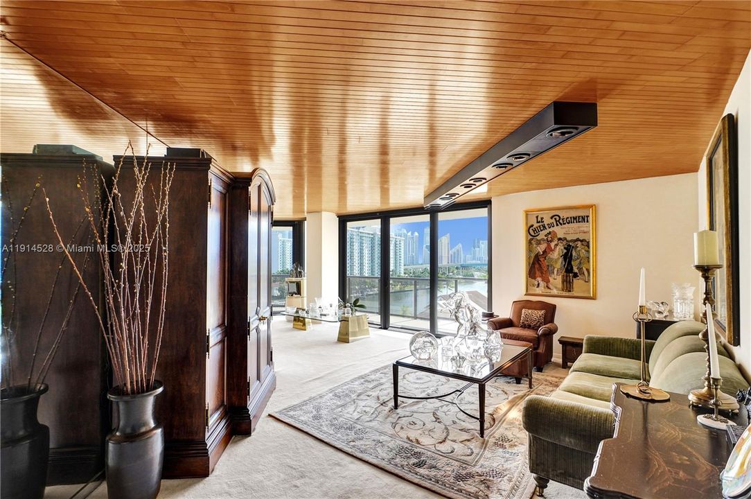 For Sale: $565,000 (2 beds, 2 baths, 1522 Square Feet)