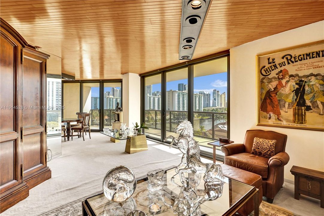 For Sale: $565,000 (2 beds, 2 baths, 1522 Square Feet)